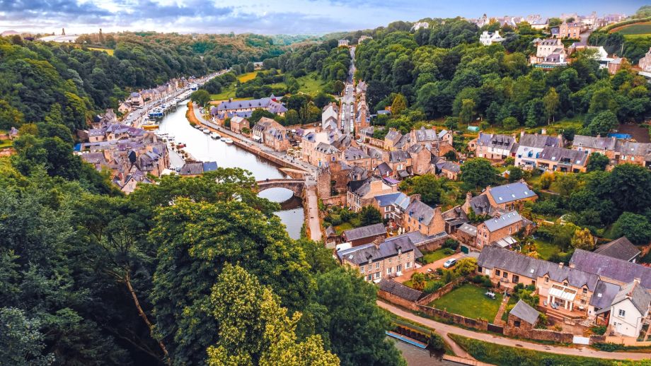 L'Architecture en Bretagne 🏠 Un Voyage à Travers l'Histoire et la Culture